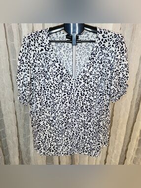 Lane Bryant Black White Blue Leopard V-Neck Puff Sleeve Blouse 100% Rayon